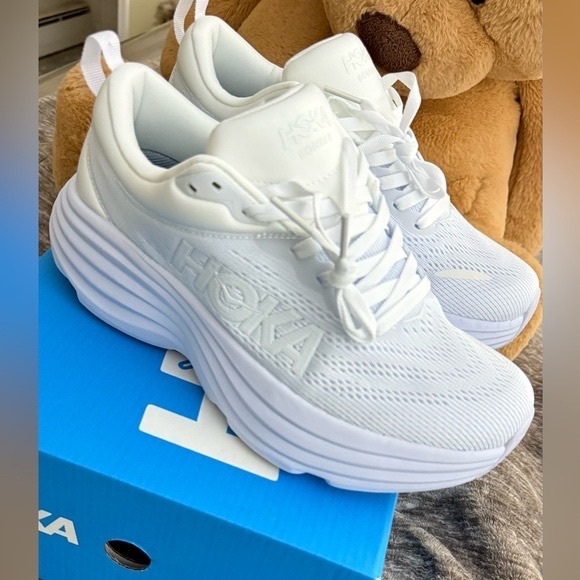 New HOKA ONE ONE BONDI 8 Men’s Size 7 women’sSize 8